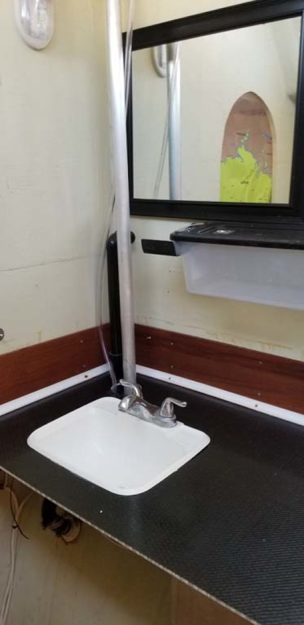 Farrier-44 SC 2014-Mariana Guaymas, SONORA-Mexico-Sink Lavatory Portside-1159470