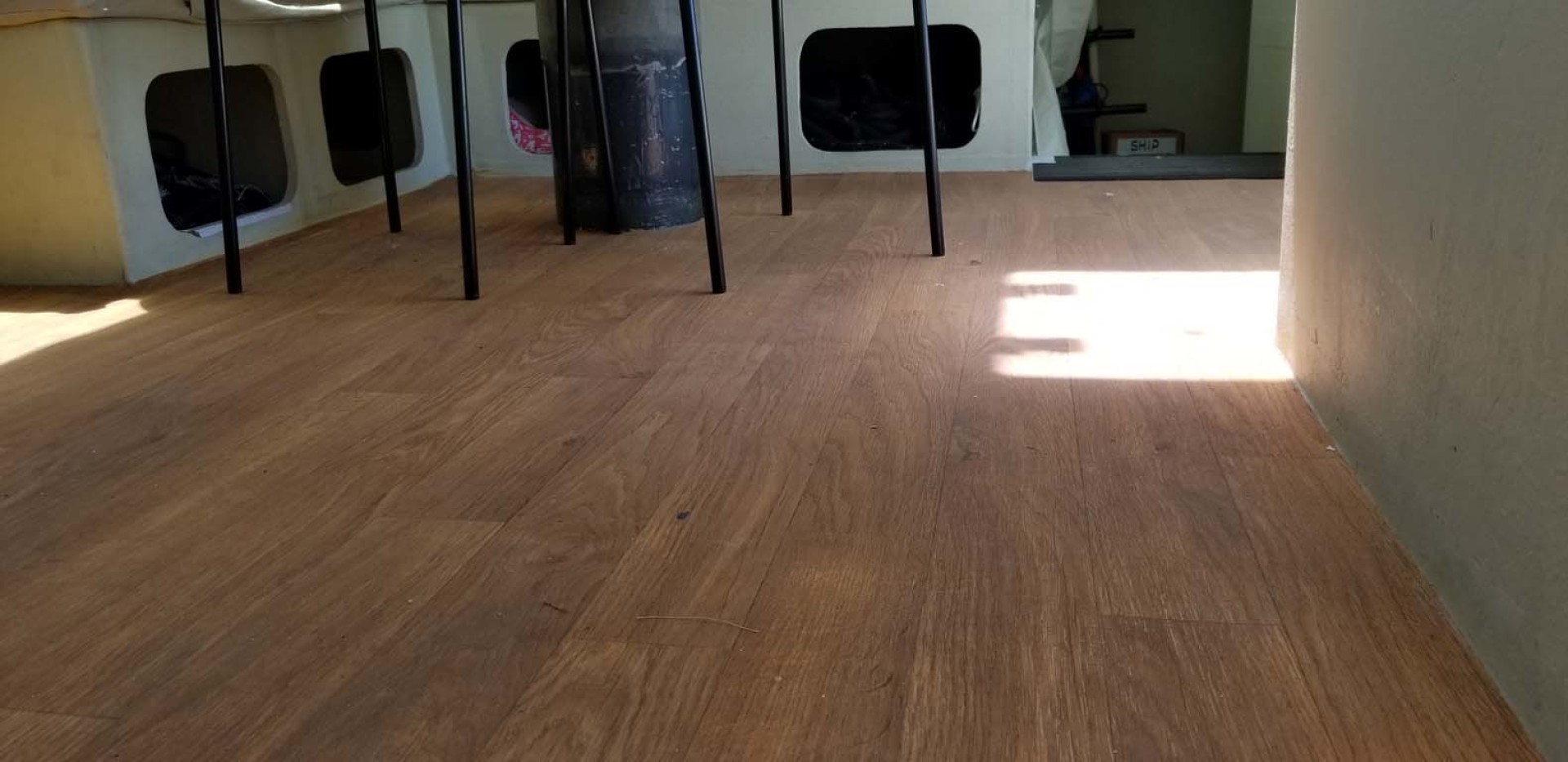 Farrier-44 SC 2014-Mariana Guaymas, SONORA-Mexico-Main Salon Flooring-1159442 | Thumbnail