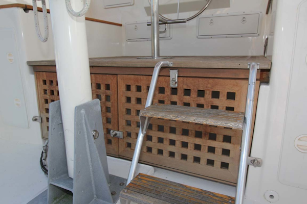 CHB-Krogen 42 1982-Magic Dragon Edgewater-Maryland-United States-Flybridge Raised Helm Platform-1183417