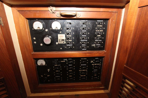 CHB-Krogen 42 1982-Magic Dragon Edgewater-Maryland-United States-AC and DC Panels-1183388