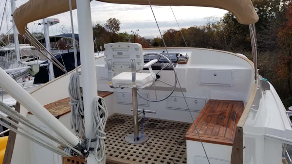CHB-Krogen 42 1982-Magic Dragon Edgewater-Maryland-United States-Flybridge Helm-1154097