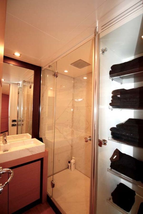 Pershing-P-72 2008-Intrepido Aventura-Florida-United States-Master Head And Shower-1163057