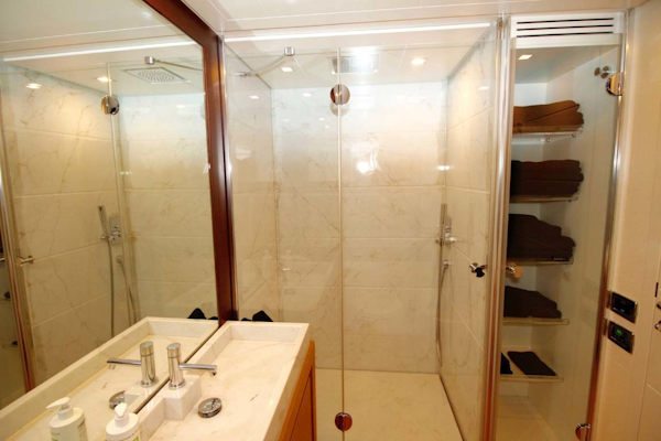 Pershing-P-72 2008-Intrepido Aventura-Florida-United States-Master Head And Shower-1163058