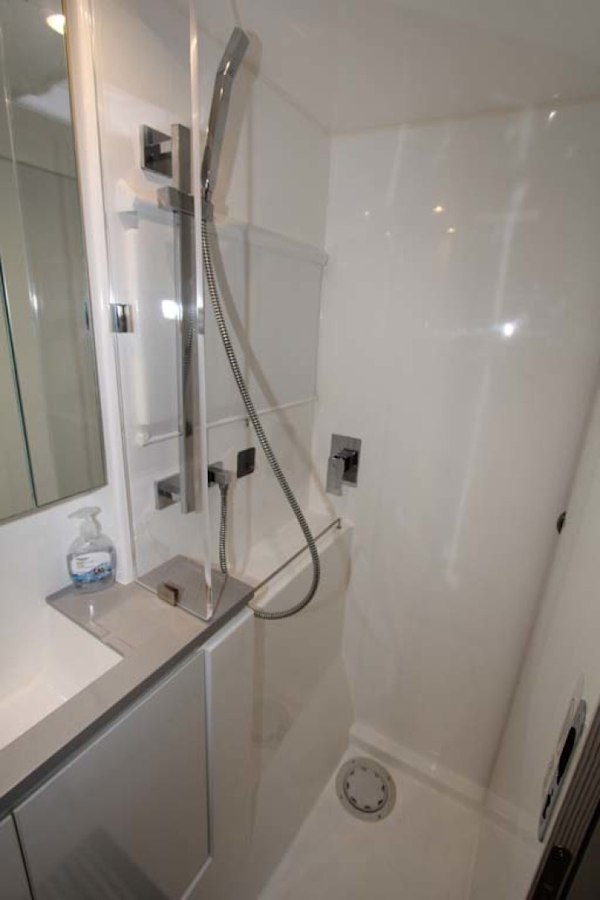 Leopard-40 2018-Wild Horse Ft Lauderdale-Florida-United States-Guest Shower-1231493