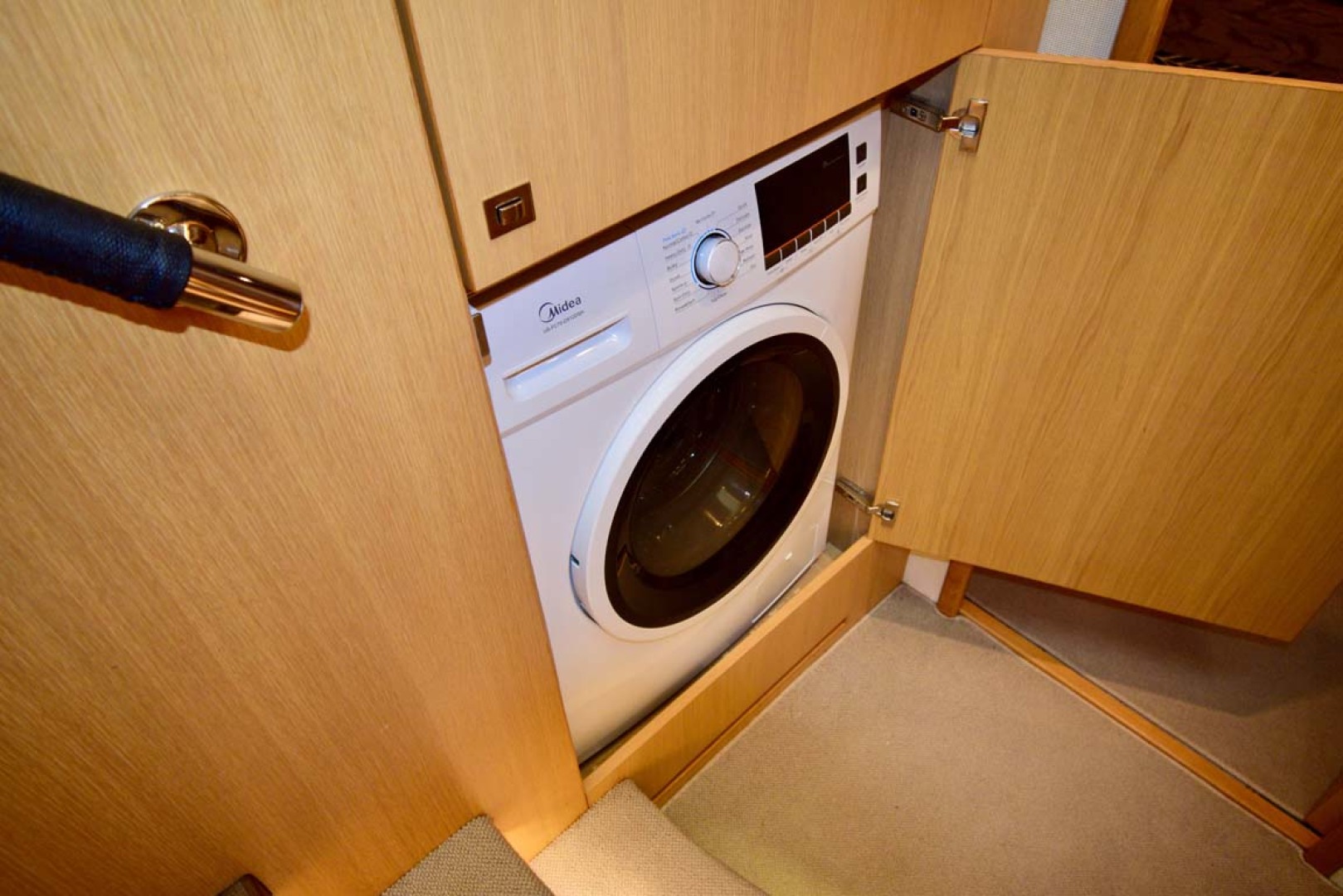 Princess-V72 2013-High Bid Destin-Florida-United States-Combination Washer And Dryer-1233073 | Thumbnail