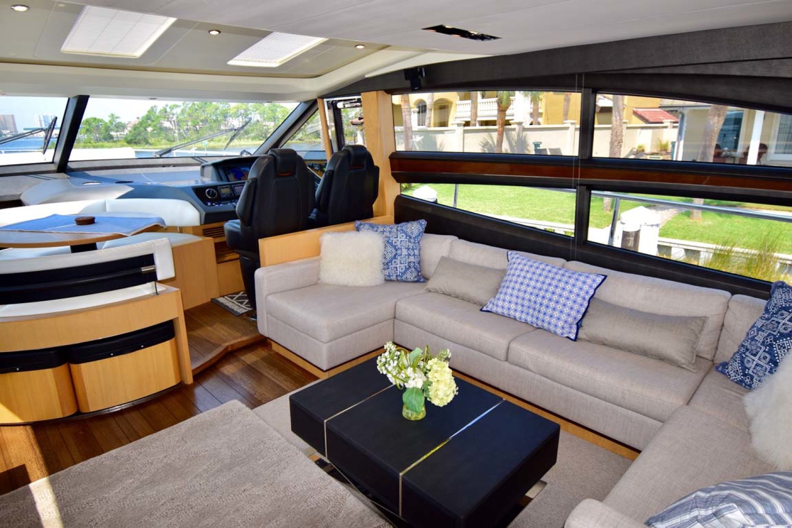 Princess-V72 2013-High Bid Destin-Florida-United States-Wrap Around Settee-1233065 | Thumbnail