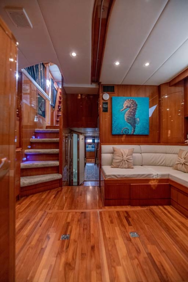 Jefferson-61 MarQuessa 2001-NAUTI SEAHORZE Jupiter-Florida-United States-Captains Library To Aft-1242900
