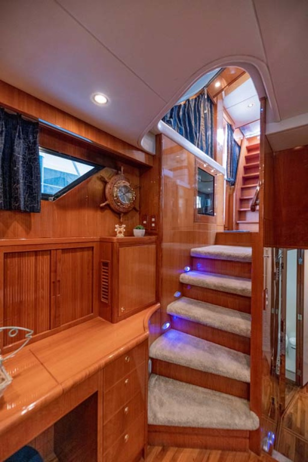 Jefferson-61 MarQuessa 2001-NAUTI SEAHORZE Jupiter-Florida-United States-Stairway Down To Sleeping Quarters-1242899