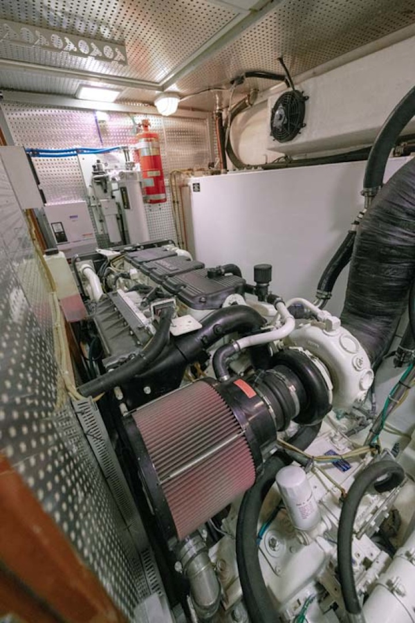Jefferson-61 MarQuessa 2001-NAUTI SEAHORZE Jupiter-Florida-United States-Engine Room-1242912