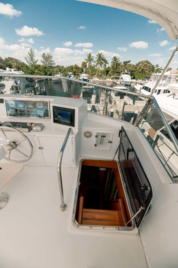Jefferson-61 MarQuessa 2001-NAUTI SEAHORZE Jupiter-Florida-United States-Flybridge Entranceway Hatch-1242925
