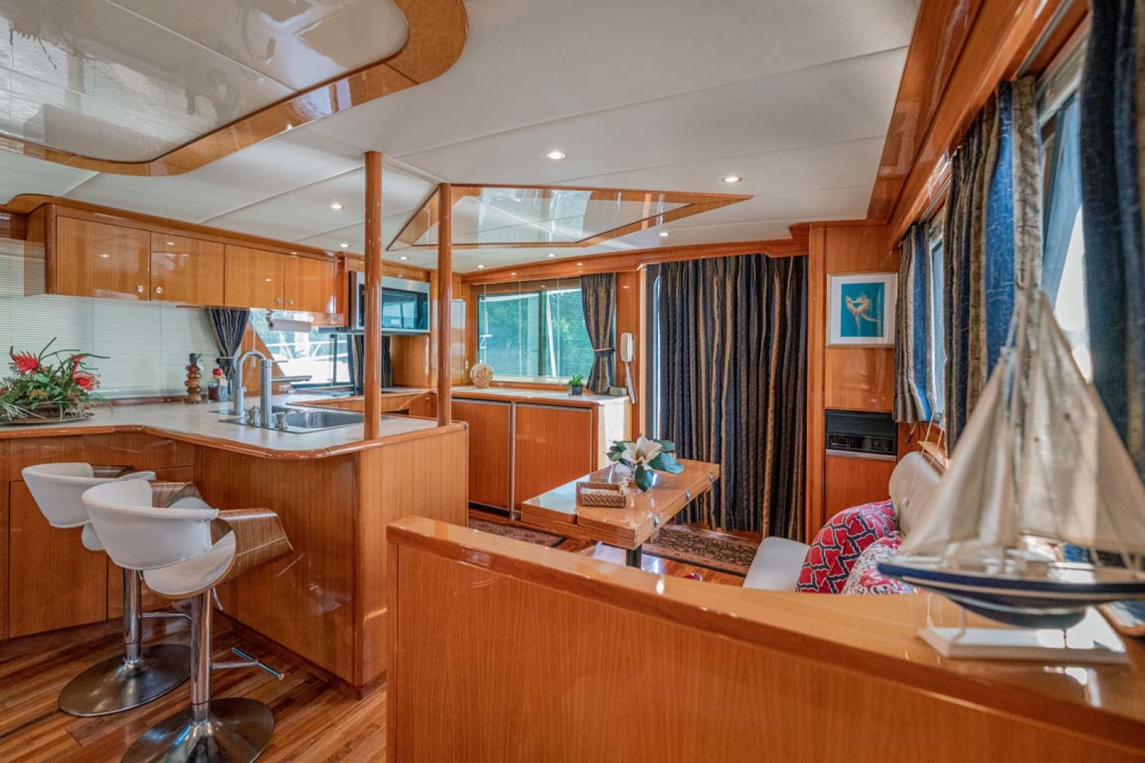 Jefferson-61 MarQuessa 2001-NAUTI SEAHORZE Jupiter-Florida-United States-View To Starboard Aft In Salon Galley-1242893 | Thumbnail