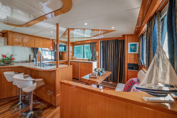 Jefferson-61 MarQuessa 2001-NAUTI SEAHORZE Jupiter-Florida-United States-View To Starboard Aft In Salon Galley-1242893