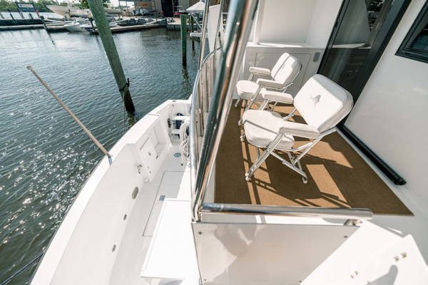 Jefferson-61 MarQuessa 2001-NAUTI SEAHORZE Jupiter-Florida-United States-Upper And Lower Cockpits-1242934