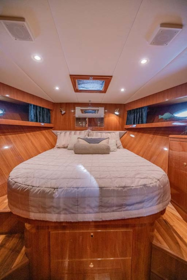 Jefferson-61 MarQuessa 2001-NAUTI SEAHORZE Jupiter-Florida-United States-Forward VIP Stateroom-1242903