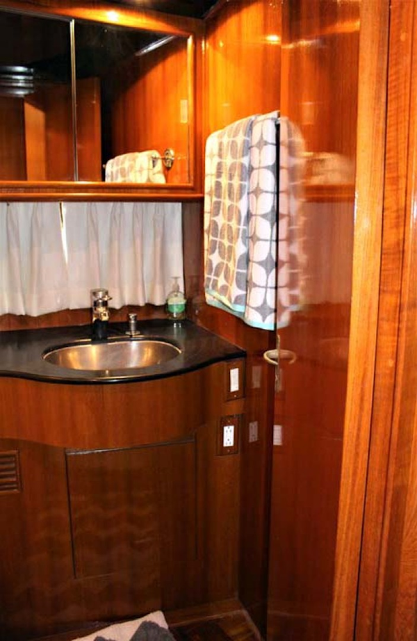 Ocean Alexander-500 Sports Sedan 1998-Queezy Fort Pierce-Florida-United States-Day Head Vanity-1261584