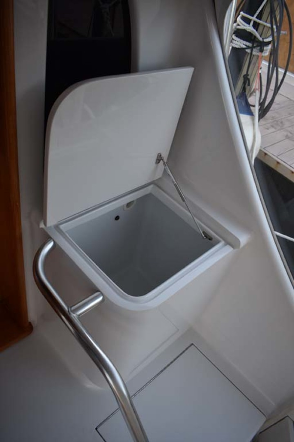 Spencer-Sportfish 2013-Fire Escape Pompano Beach-Florida-United States-Ice Bin, Starboard Mezzanine-1274296