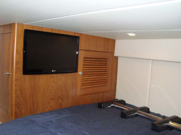 Spencer-Sportfish 2013-Fire Escape Pompano Beach-Florida-United States-2 Flatscreen TVs-1274281