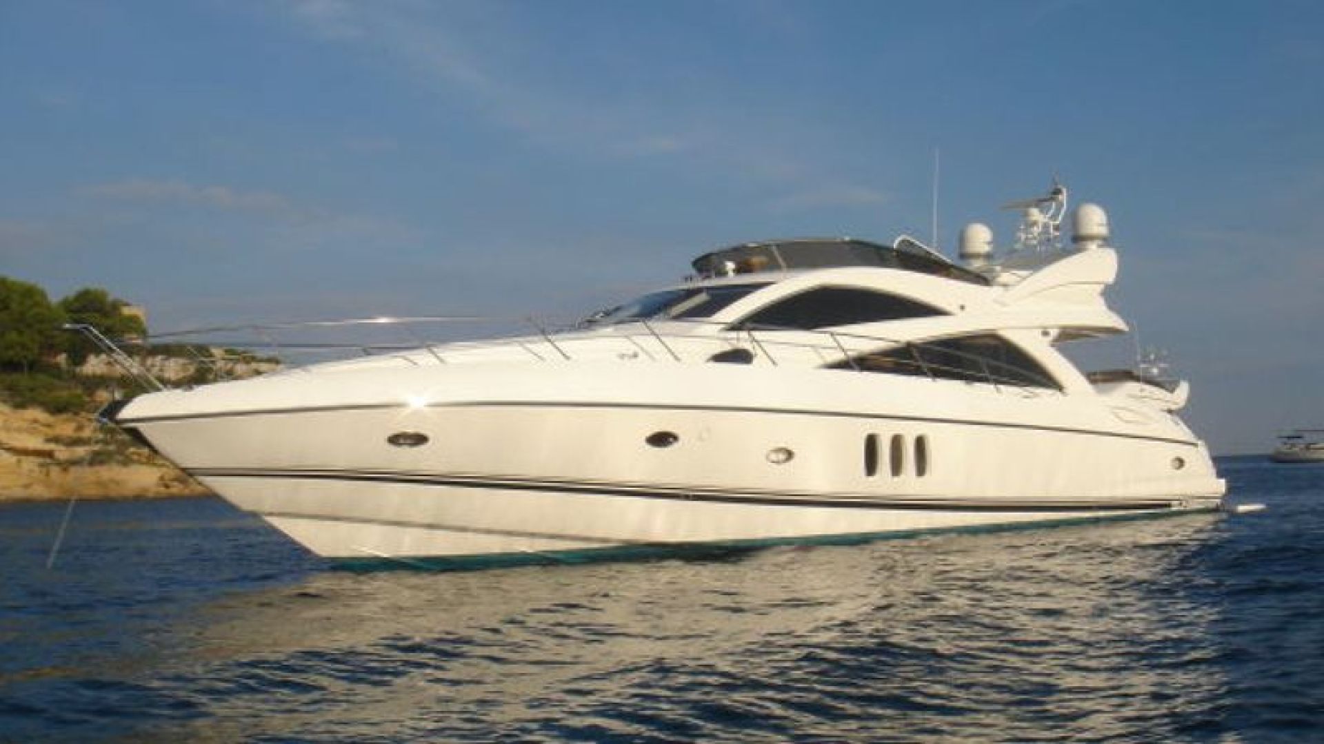 Sunseeker-Manhattan 2006-Pura Vida Rhodes-Greece-1275287 | Thumbnail