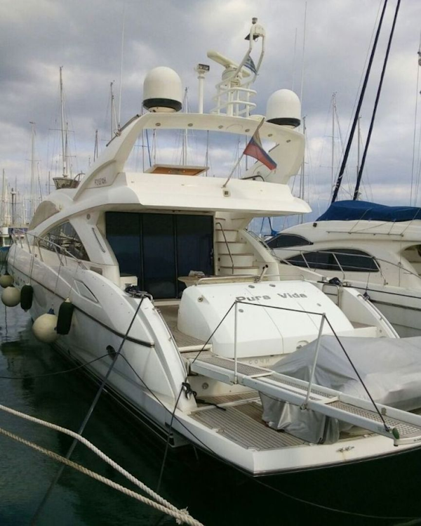 Sunseeker-Manhattan 2006-Pura Vida Rhodes-Greece-1275290