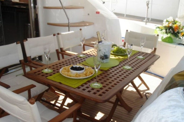 Sunseeker-Manhattan 2006-Pura Vida Rhodes-Greece-1275291
