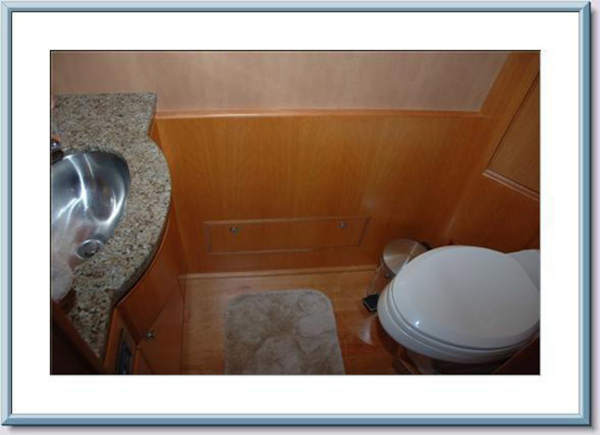 West Bay-Custom Enclosed Bridge 2005-Dream Weaver North Palm Beach-Florida-United States-Head-1276202