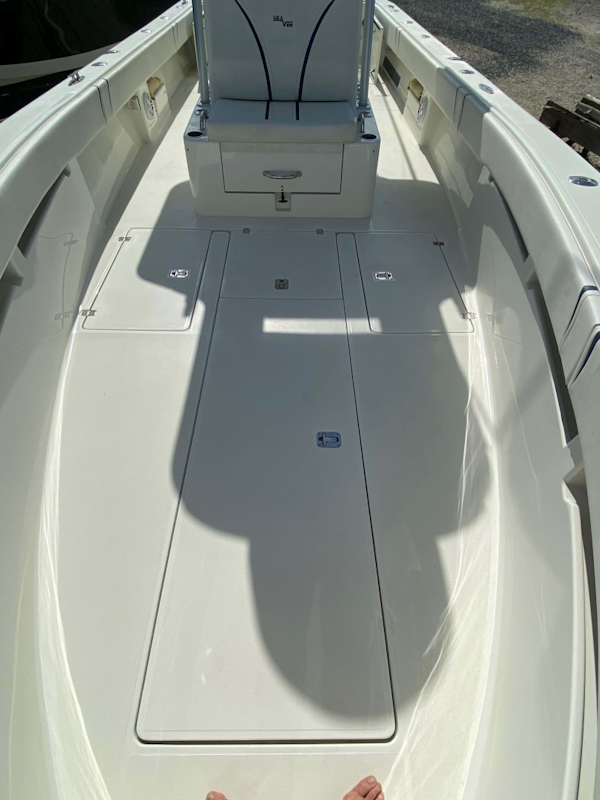 SeaVee-320B 2017-Can You Dig It Islamorada-Florida-United States-Bow Deck-1358086