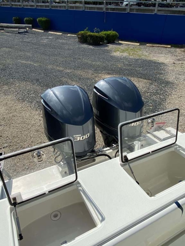 SeaVee-320B 2017-Can You Dig It Islamorada-Florida-United States-Livewells-1358108