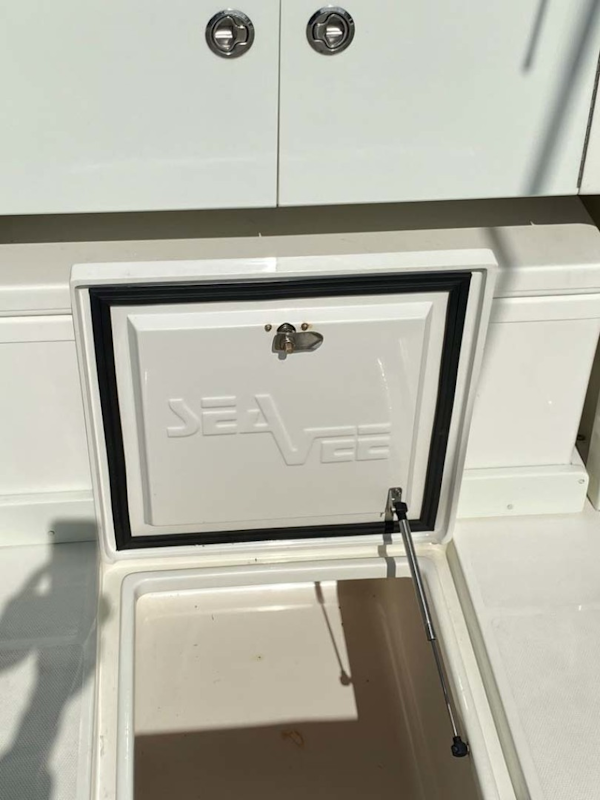 SeaVee-320B 2017-Can You Dig It Islamorada-Florida-United States-Storage in Deck-1358106