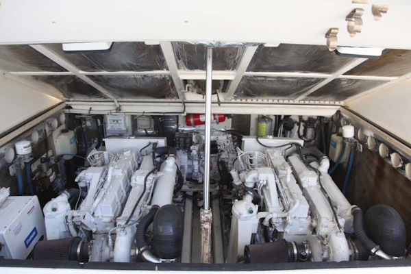 Carolina Classic-35 Express 2001-Fish Hard Key Largo-Florida-United States-Engine Room-1299971