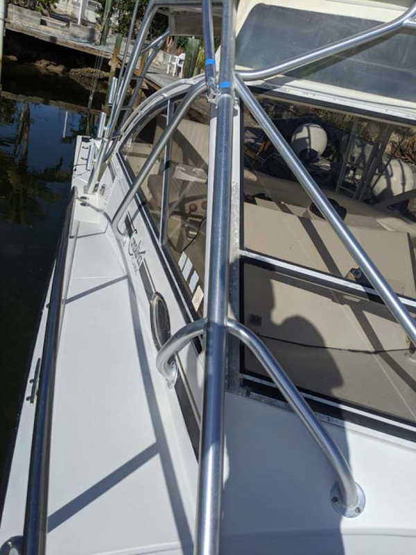 Carolina Classic-35 Express 2001-Fish Hard Key Largo-Florida-United States-Starboard Side Deck Looking Aft-1289617
