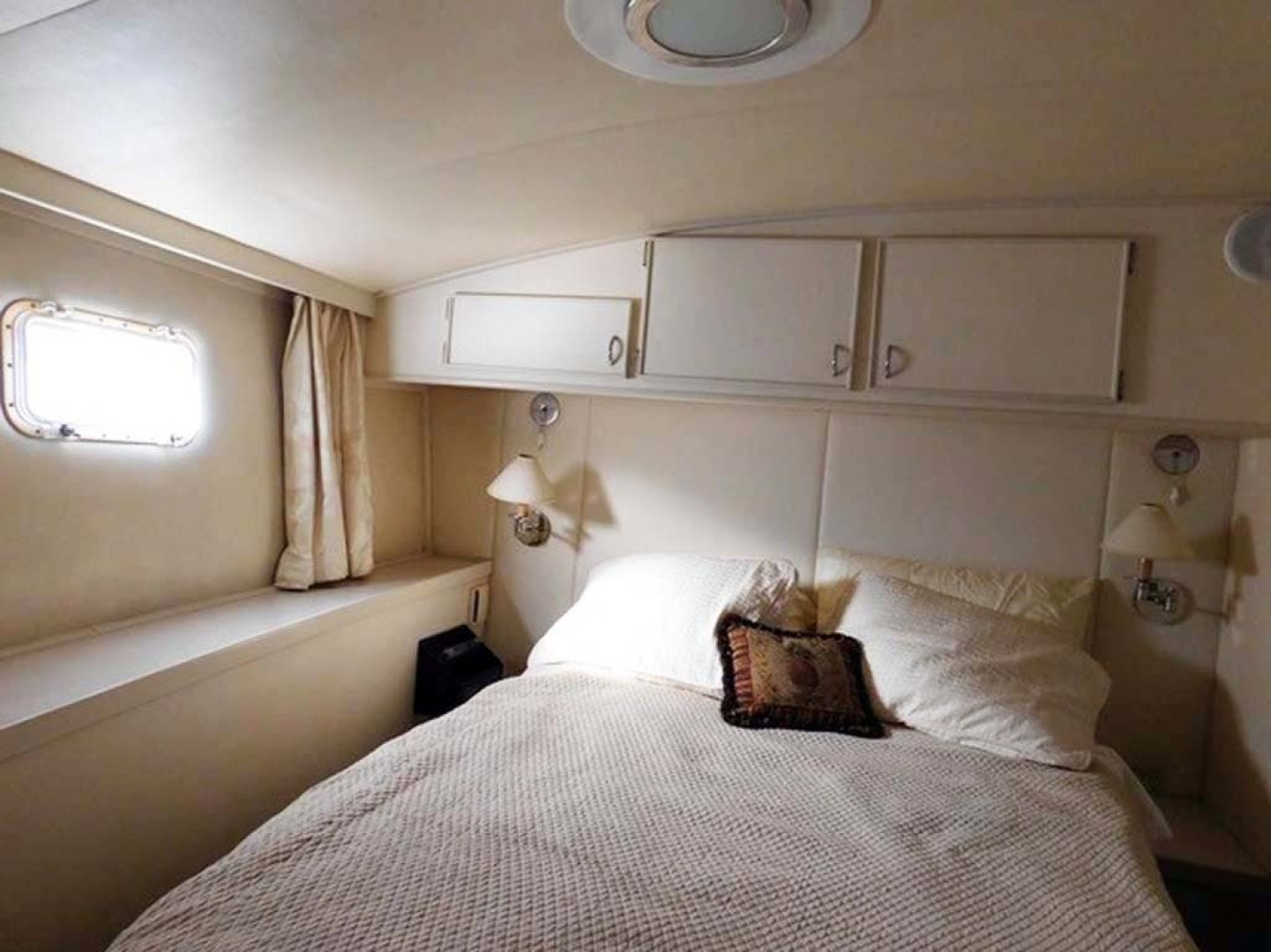 Hatteras-Convertible 1986-My Alyby Merritt Island-Florida-United States-Master Stateroom-1294832 | Thumbnail