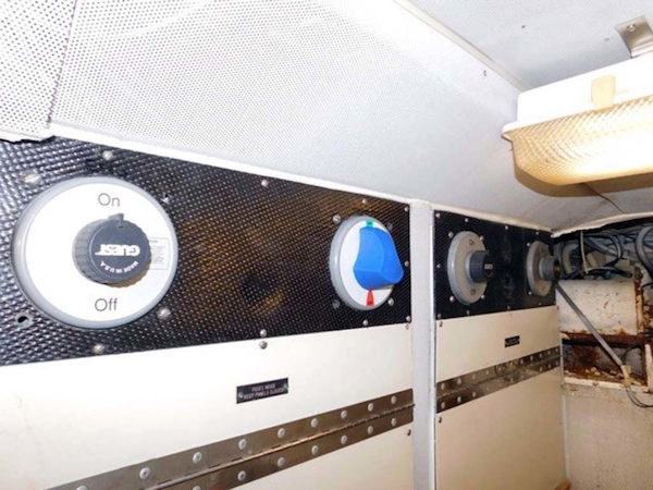 Hatteras-Convertible 1986-My Alyby Merritt Island-Florida-United States-Battery Switches-1294867