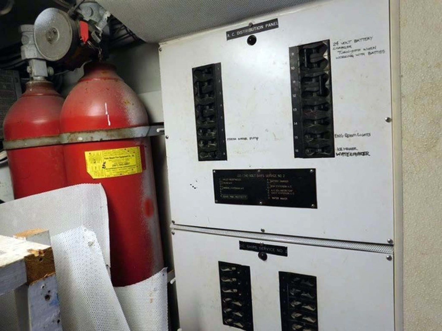 Hatteras-Convertible 1986-My Alyby Merritt Island-Florida-United States-Electrical Mains-1294853 | Thumbnail