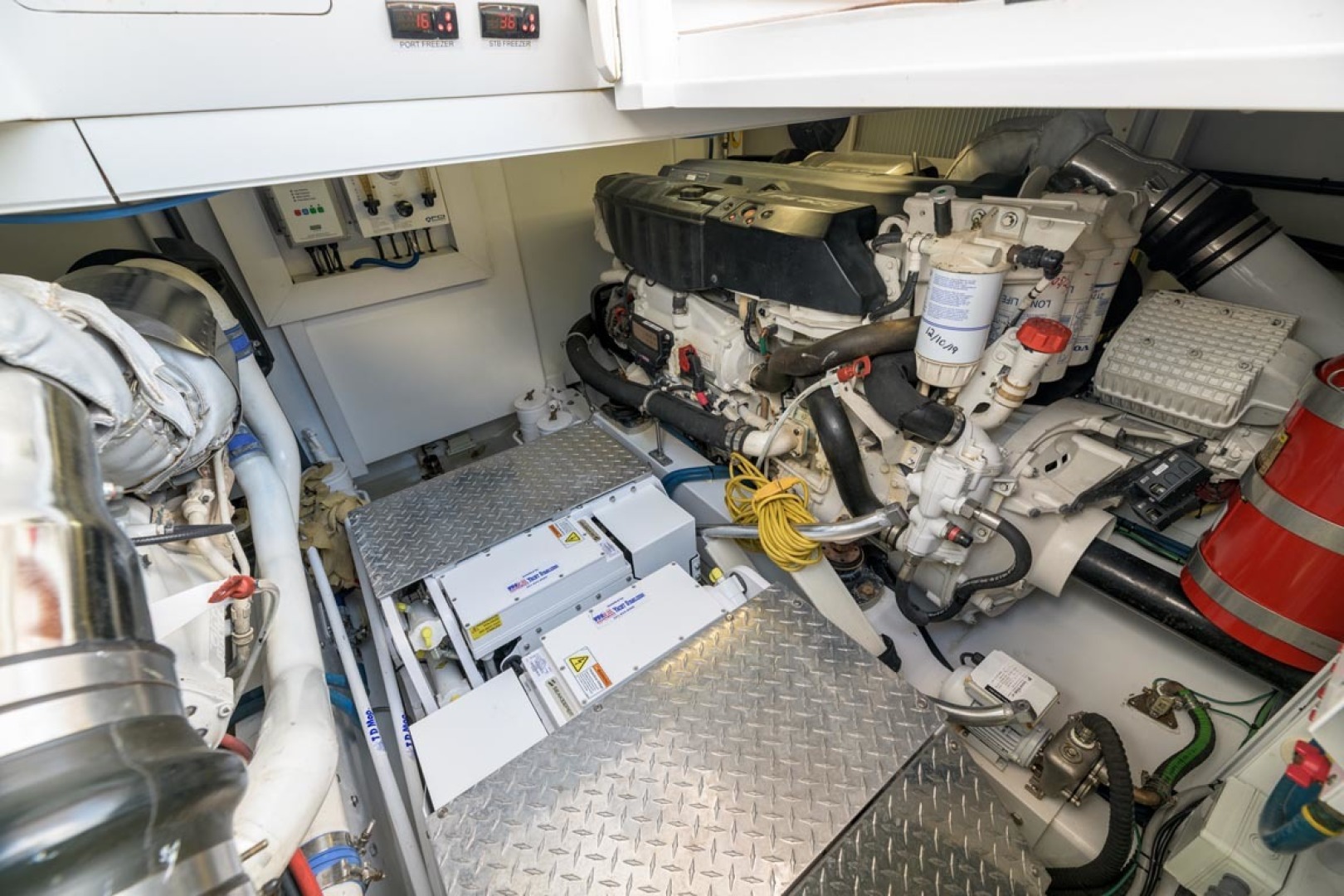 F&S-Custom Carolina with Seakeepers 2013-Epiphany Key Largo-Florida-United States-Engine Room-1447478 | Thumbnail