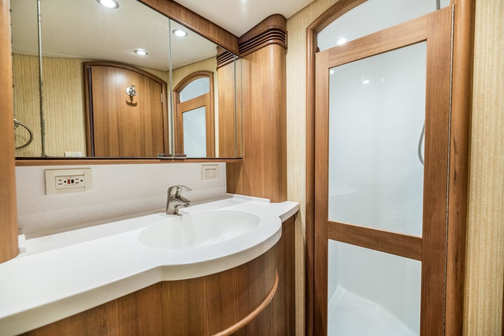 F&S-Custom Carolina with Seakeepers 2013-Epiphany Key Largo-Florida-United States-Head and Shower-1447411 | Thumbnail