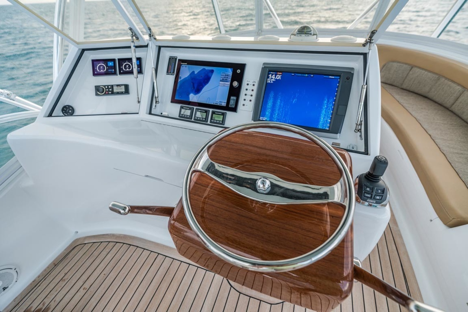 F&S-Custom Carolina with Seakeepers 2013-Epiphany Key Largo-Florida-United States-Electronics-1447435 | Thumbnail