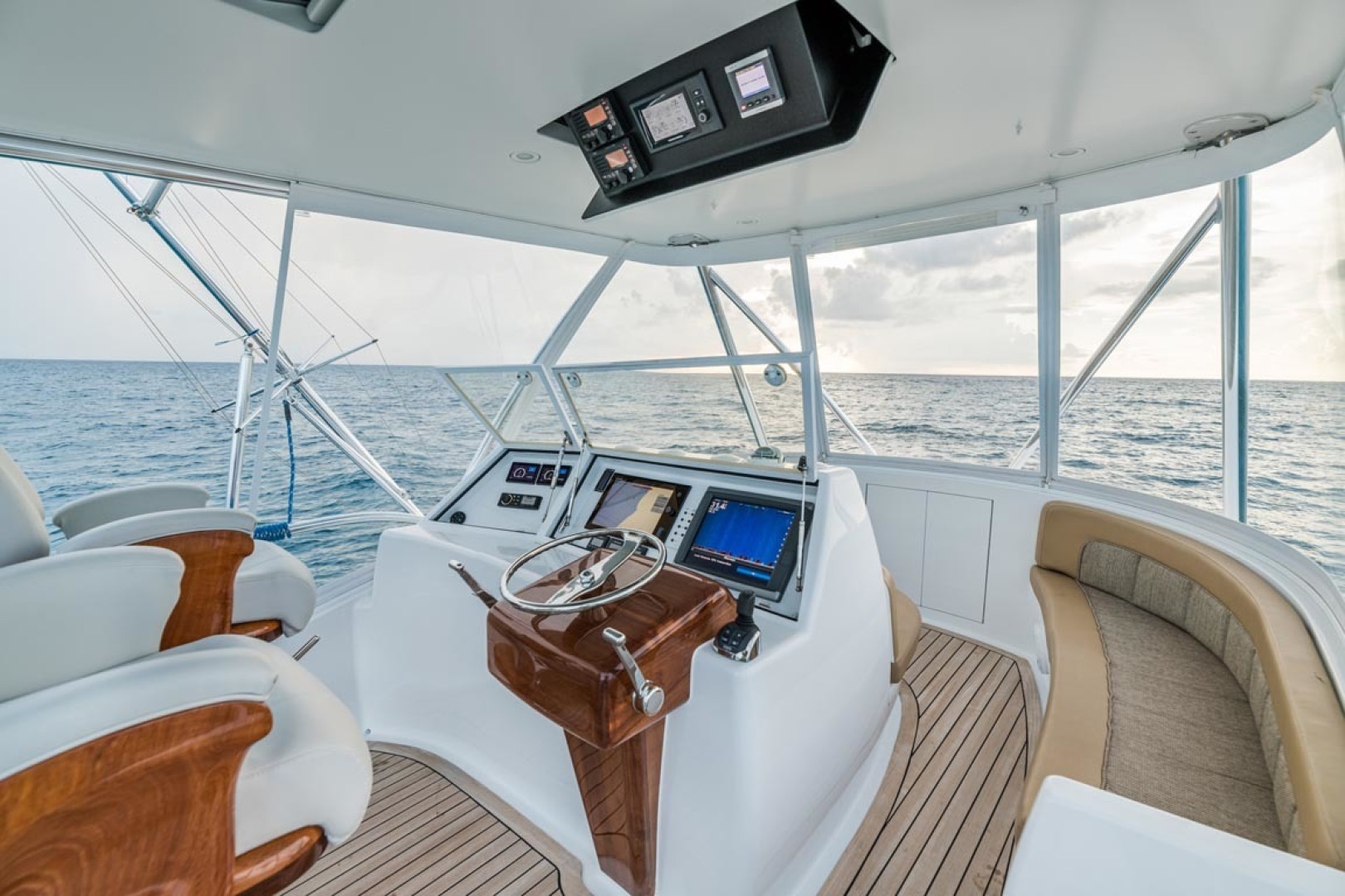 F&S-Custom Carolina with Seakeepers 2013-Epiphany Key Largo-Florida-United States-Flybridge-1447428 | Thumbnail
