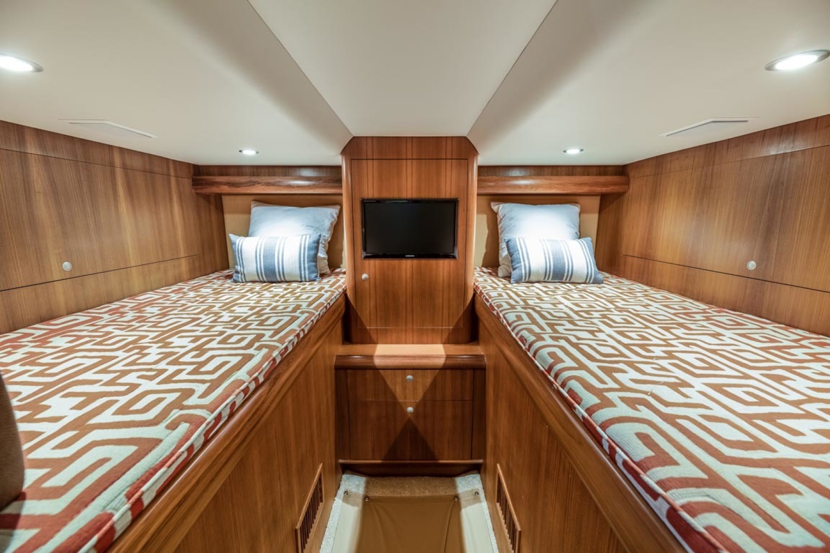 F&S-Custom Carolina with Seakeepers 2013-Epiphany Key Largo-Florida-United States-Guest Twin Stateroom-1447416 | Thumbnail