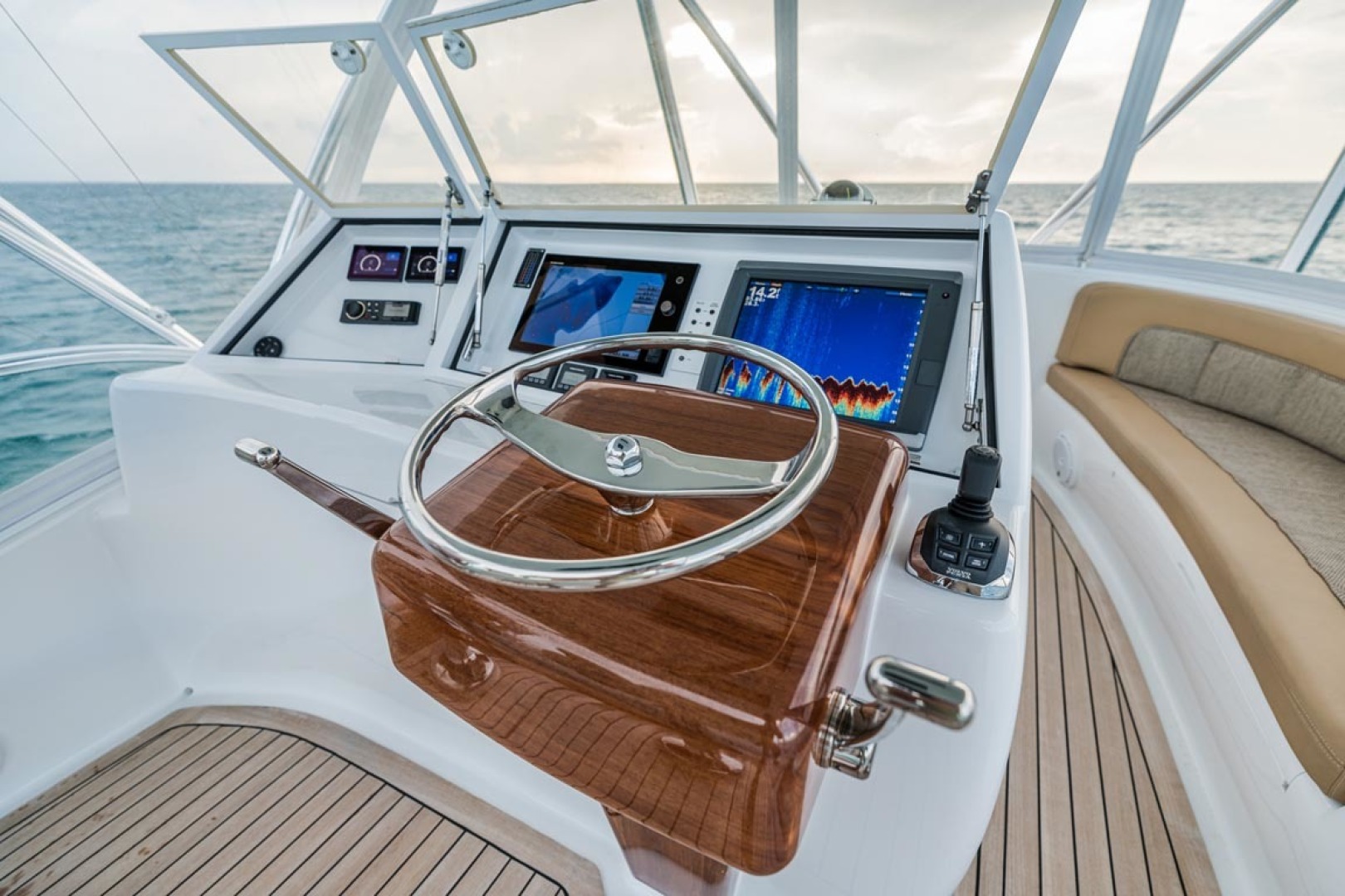 F&S-Custom Carolina with Seakeepers 2013-Epiphany Key Largo-Florida-United States-Helm Pod and Electronics-1447433 | Thumbnail
