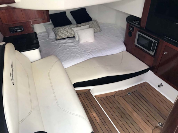 Cigarette-42 Huntress 2012-T/T Checkmate Saint Augustine-Florida-United States-Berth-1308796
