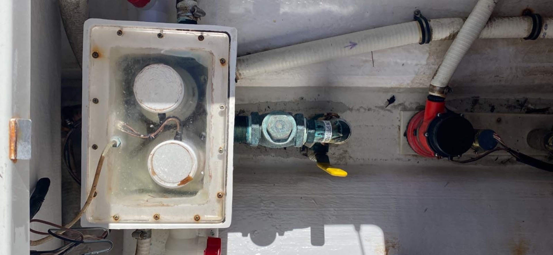 Invincible-Center Console 2009 -Key largo-Florida-United States-Bilge-1319606 | Thumbnail