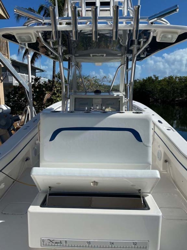 Invincible-Center Console 2009 -Key largo-Florida-United States-Fish Box And Rod Holders-1319600