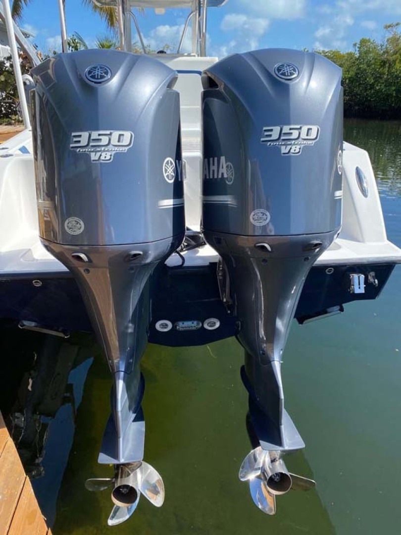 Invincible-Center Console 2009 -Key largo-Florida-United States-Twin Yamaha 350s-1319607 | Thumbnail