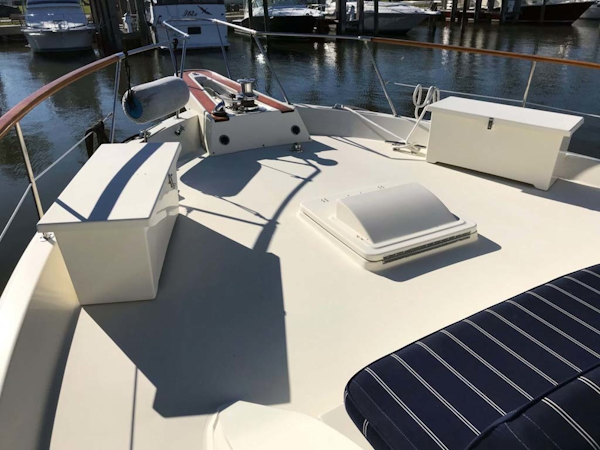 Hatteras-53 Classic Motor Yacht 1984 -Jensen Beach-Florida-United States-Foredeck-1321240