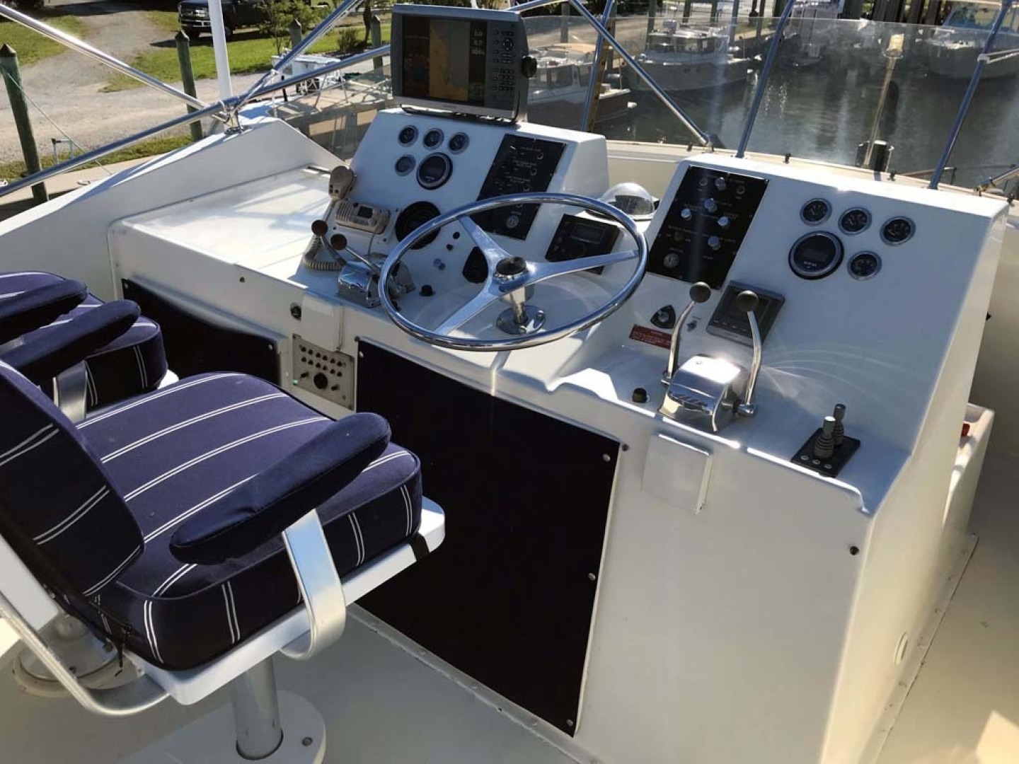 Hatteras-53 Classic Motor Yacht 1984 -Jensen Beach-Florida-United States-Bridge Helm-1321249 | Thumbnail