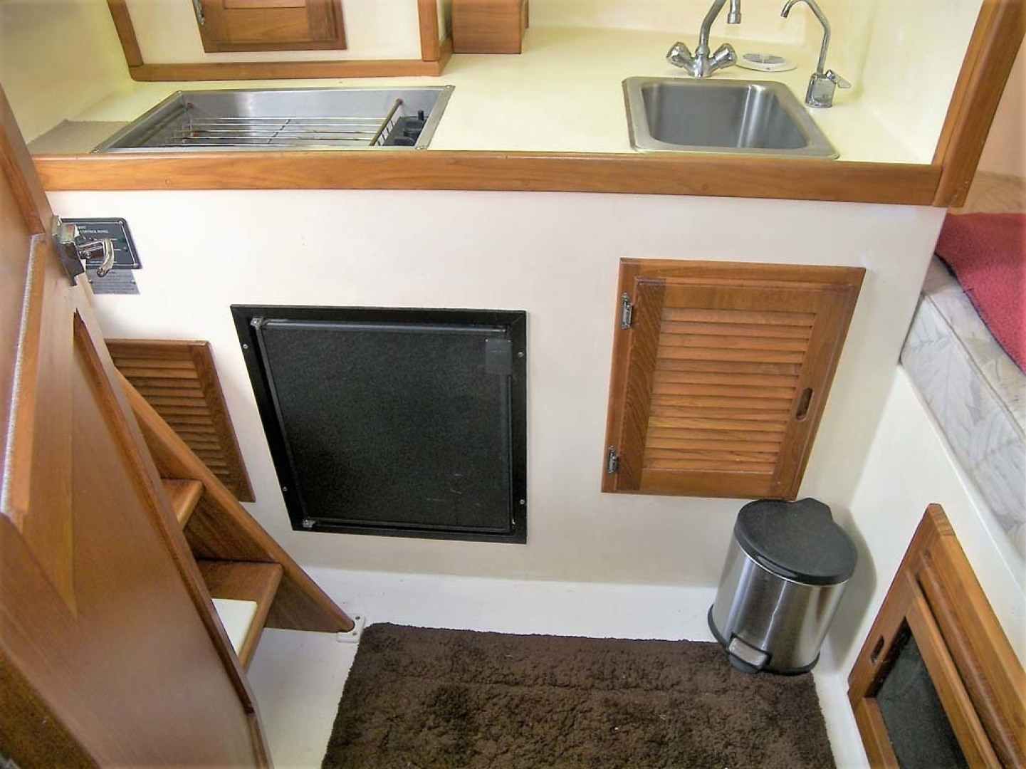 Crowley-Beal-33 2004-From Away Osprey-Florida-United States-Fridge And Storage-1322363 | Thumbnail