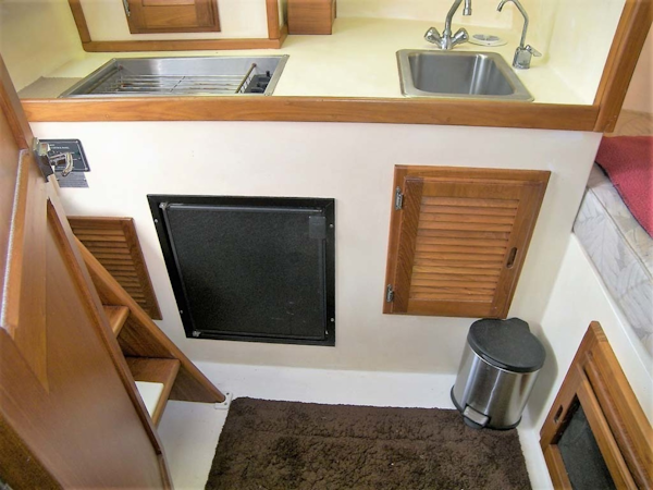 Crowley-Beal-33 2004-From Away Osprey-Florida-United States-Fridge And Storage-1322363