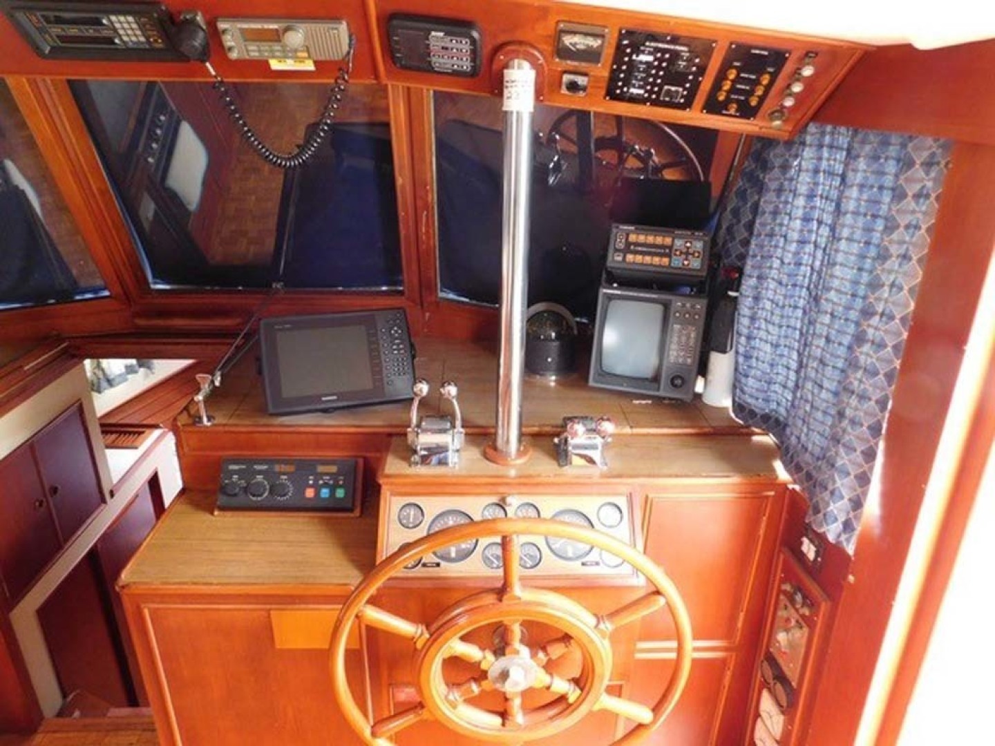 Grand Banks-42 Classic 1990-Stina Marie Merritt Island-Florida-United States-Lower Helm-1323222 | Thumbnail