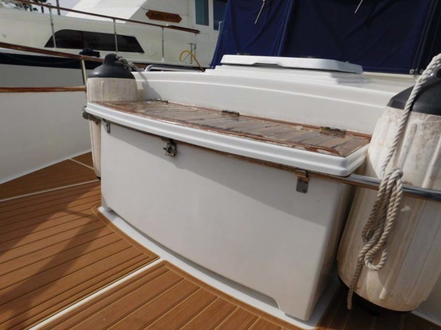 Grand Banks-42 Classic 1990-Stina Marie Merritt Island-Florida-United States-Forward Storage & Fender Rack-1323206 | Thumbnail
