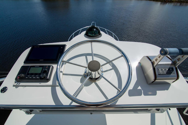 Viking-50 Express 2001-Tiger Six Bahamas-Viking 50  Tiger Six  Tower Controls-1327404